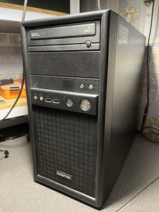 Old Gamer with GeForce 1070 (1 foto / 5)