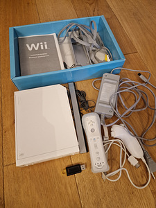 Nintendo Wii komplekt vabalt valitud mängudega (2 foto / 3)