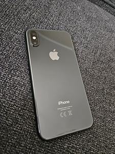 iPhone XS 64GB Space Grey (1 foto / 3)