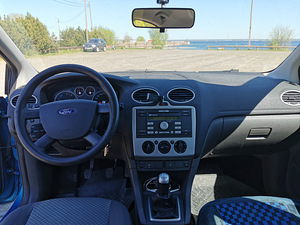 Ford Focus 1.6 85 kw 2005 (8 foto / 8)