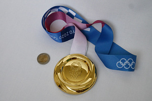 Tokyo 2020 OM medal (2 foto / 2)