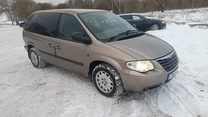Chrysler Voyager (2 фото из 15)
