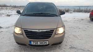 Chrysler Voyager (3 фото из 15)