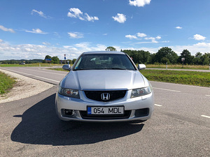 Honda Accord 2.0i 2003a (2 foto / 9)