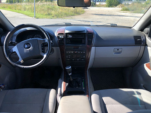 Kia Sorento 2.5 diesel (6 foto / 11)