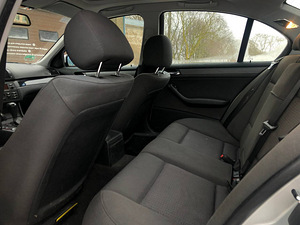 BMW 316i 85kw 161000km (6 foto / 9)