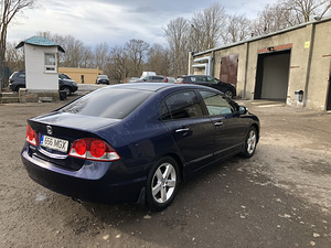 Honda Civic 2007 Automat (3 foto / 8)
