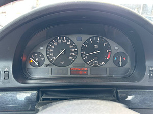 BMW 523i 2.5l 125kw 1997 (7 foto / 8)