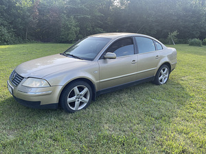 Volkswagen Passat (1 foto / 5)