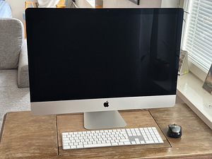 iMac 2017 i7 5K 48GB RAM Radeon Pro 8GB (1 foto / 4)
