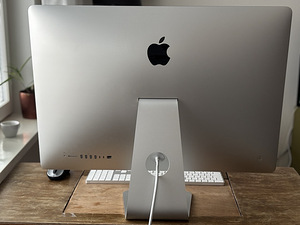 iMac 2017 i7 5K 48GB RAM Radeon Pro 8GB (4 foto / 4)