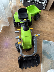 Smoby pedaalidega traktor ( Smoby трактор с педалями) (2 foto / 2)