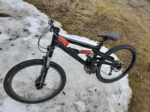 Agent!bikes raamil dh/ slopestyle ratas (2 foto / 8)