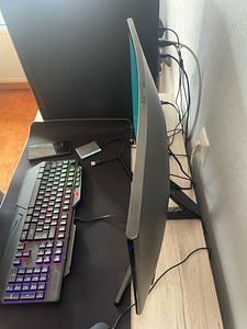 24" Samsung Curved monitor 144hz (2 foto / 4)