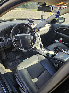 Volvo V70 (10 foto / 12)