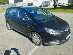 OPEL Zafira Tourer. (2 foto / 13)