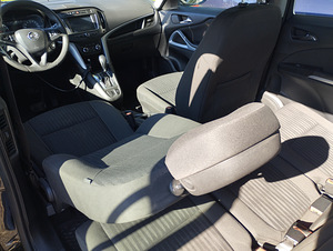 OPEL Zafira Tourer. (9 foto / 13)