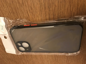 Чехол на iPhone 13 mini (1 фото из 4)
