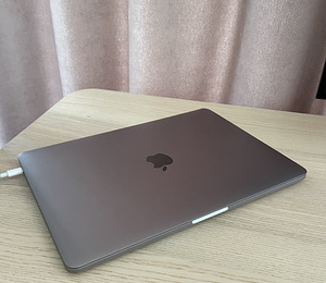 Apple MacBook pro M1 13.3/256Gb/2020 (3 foto / 3)