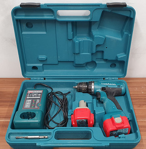 Makita 6260D (1 foto / 3)
