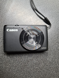 Müüa fotokaamera Canon S 200