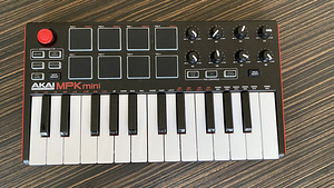 MIDI controller ja sound card