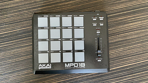 MIDI-контроллер и звуковая карта (4 фото из 5)