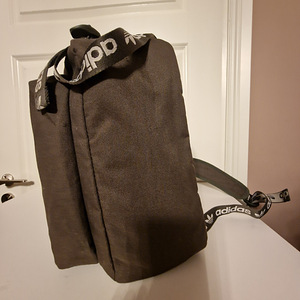 Spordiseljakott ADIDAS (4 foto / 6)