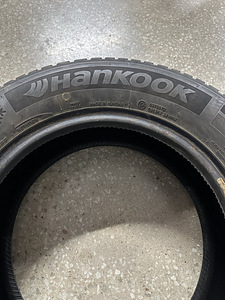 Зимние шины Hankook ICEPT RS2 (3 фото из 6)