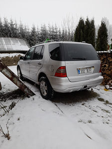 Mercedes-Benz ML 270 2.7 Special Edition 120kW (3 foto / 6)
