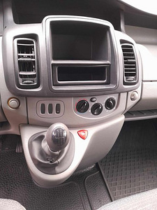 RENAULT TRAFIC 2,0 D 2012 (7 foto / 9)