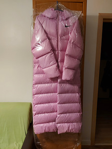 Пальто/пуховик NIKE(s) (3 фото из 4)