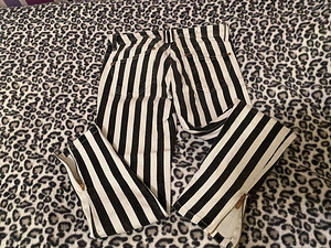 Uus !!! Capri puksid Suurus UK 8 EU 36 Parisian (4 foto / 6)