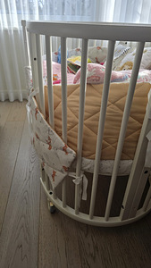 Stokke voodi + mini sleepi voodi (9 foto / 10)