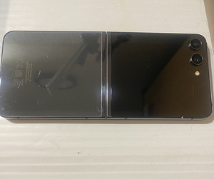 Samsung Galaxy Flip Fold5 256GB (5 foto / 5)
