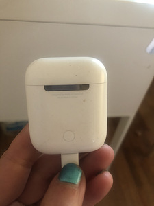 Airpods 1 (2 фото из 2)
