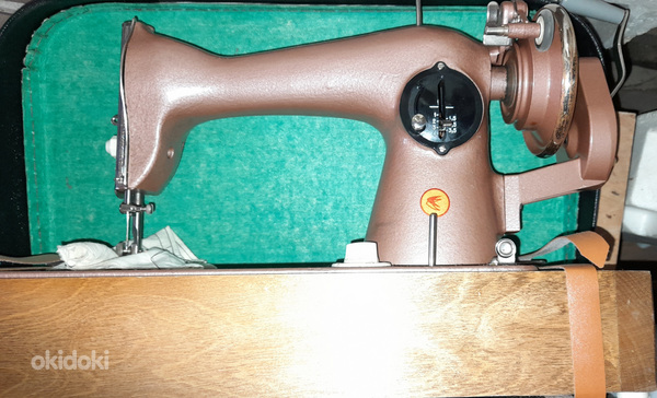 Подольская швейная машина советской эпохи (фото #3)