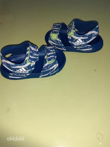 Adidas sandaalid
