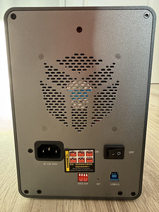 USB Kettakast Yottamaster 5bay RAID external drive enclosure (2 foto / 2)