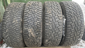 Continental Ice Contact 2 (4 tk) 255/65R17 (6-7mm) (1 foto / 7)
