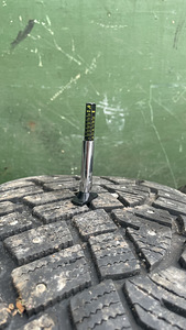 Continental Ice Contact 2 (4 tk) 255/65R17 (6-7mm) (5 foto / 7)