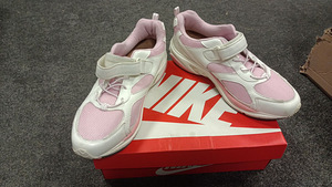 Naiste tossud "Nike" suurus 42. Nahast. (1 foto / 5)