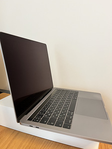 Macbook pro 13 TB i7 A1706 ENG/RUS (5 foto / 5)