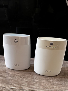 Netgear RBR50 — Orbi AC3000 Tri-band WiFi Router MESH (1 foto / 1)