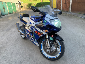 Suzuki GSX-750R (1 foto / 8)