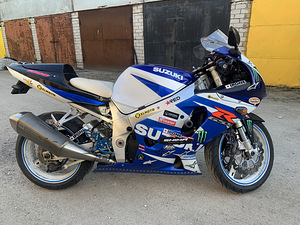 Suzuki GSX-750R (3 foto / 8)