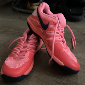 Nike tossud s.36 (1 foto / 3)