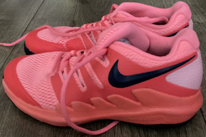 Nike tossud s.36 (2 foto / 3)