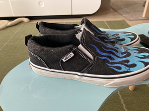 Кроссовки Vans (1 фото из 3)