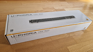Behringer UMC1820 (1 foto / 4)